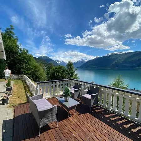 Faleide Panorama * Stryn